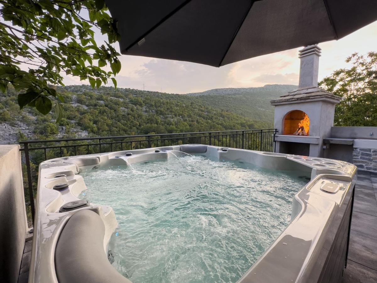 Vrkic With Hot Tub Holiday home *