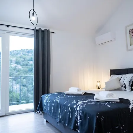 Holiday Home Vrkic With Hot Tub Omis Exterior photo