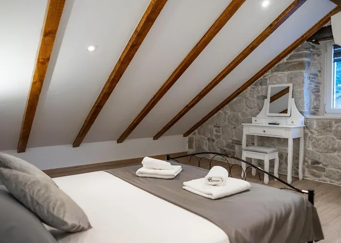 Holiday Home Vrkic With Hot Tub